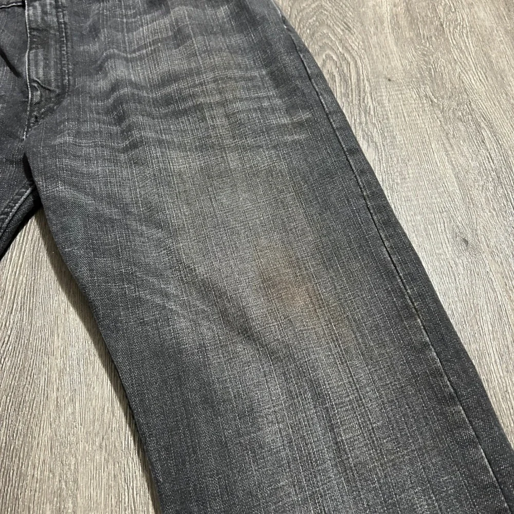 Levis tag reads